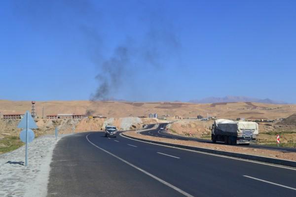 Medio Oriente, Parte 2: El hombre que me desfiguró la cara, y la triple frontera entre Siria, Turquía e Irak… La ruta hacia Irak, cuya frontera se encuentra a sólo 50 kilómetros
