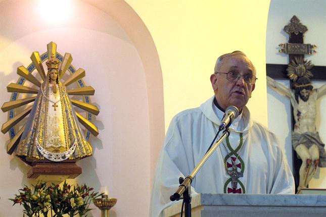 Bergoglio ofició su última misa como Cardenal en Pilar.  Foto:  LA NACION  / Rodrigo Nespolo