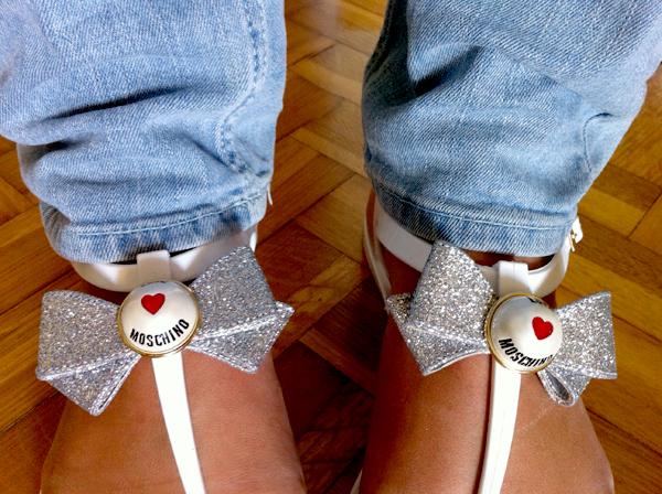 En las rebajas de las rebajas chanclas moschino