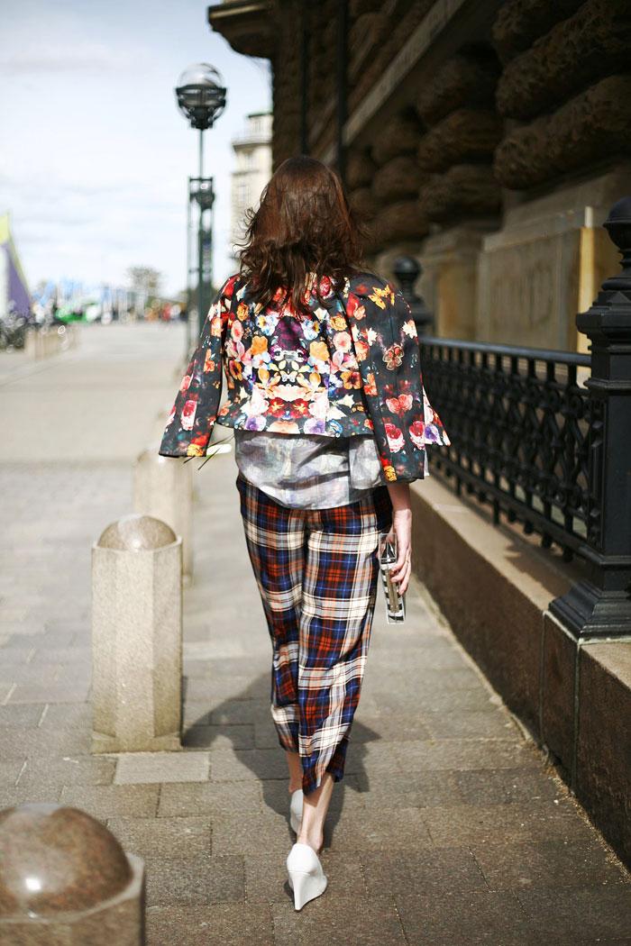 caqueta estampada de zara en zara people Shot of style: Chaquetas estampadas