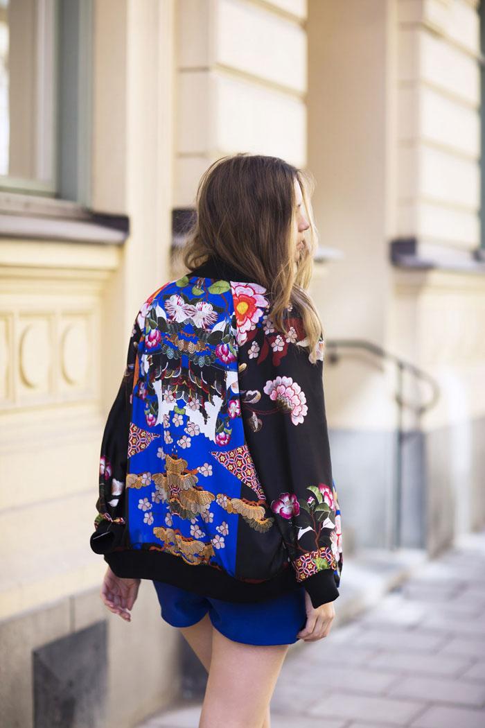 caqueta estampada de zara en zara people Shot of style: Chaquetas estampadas