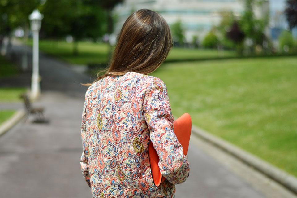 caqueta estampada de zara en zara people Shot of style: Chaquetas estampadas