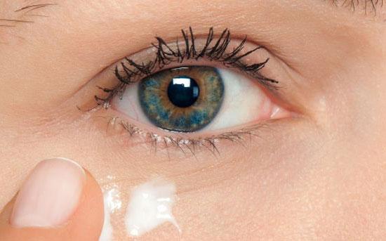 Cómo, cuando y para qué usar un contorno de ojos Cómo, cuando y para qué usar un contorno de ojos