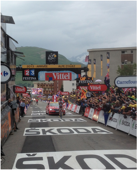 C´est Le Tour 2013! Resumen de la tercera semana Christophe Riblon celebra su triunfo en la 18ª Etapa con final en Alpe d´Huez (Foto: Le Tour)