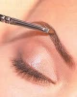 Maquillarse las cejas... Maquillarse las cejas...