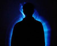 Hay niños que quieren hacerse invisibles para no ser maltratados. Hay niños que quieren hacerse invisibles para no ser maltratados.