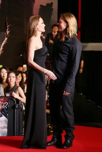 Brad Pitt y Angelina Jolie, de Yves Saint Laurent, en el estreno de World War Z en Tokyo