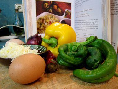 Revuelto de salteado de pimientos con cebolla y queso Revuelto de salteado de pimientos con cebolla y queso