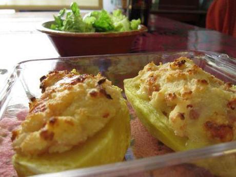 Patatas gratinadas con jamón dulce y queso emmental. Patatas gratinadas con jamón y queso