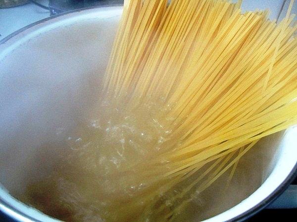 Espaguetis con salsa de tomates espaguetis-con-salsa-de-tomates (3)