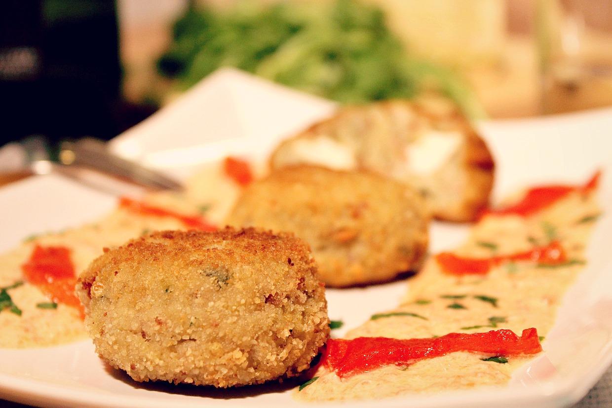 Albóndigas de berenjena y jamón, con corazón de burgos y salsa de miel y pimientos ~ IMG 6989m Albóndigas de berenjena y jamón, con corazón de burgos y salsa de miel y pimientos ~ segundos recetas entrantes ~ IMG 6989m