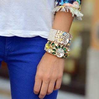 ÍTEM Amo llevar accesorios. Entre mis preferidos: los col... ÍTEM Amo llevar accesorios. Entre mis preferidos: los col...