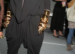 ÍTEM Amo llevar accesorios. Entre mis preferidos: los col... ÍTEM Amo llevar accesorios. Entre mis preferidos: los col...