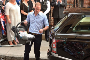El Príncipe William y Kate Middleton en su primer viaje en auto con su hijo El príncipe William y Kate Middleton eligen Britax