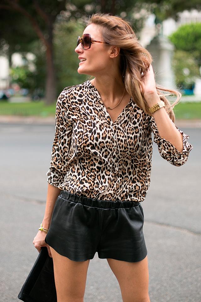 ANIMAL PRINT - Prefall 2013 OUTFITS, animal print, tendencias prefall 2013, camisa leopardo, zara sales, rebajas zara, leather shorts, mentirosas, asos clutch, elena estaun, fluor