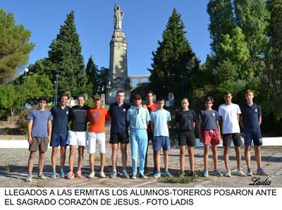 CLAUSURA DE CURSO DE LA ESCUELA TAURINA:   RECUPERADA LA TRADICIÓN DE SUBIR A LAS ERMITAS POR LA CUESTA DEL REVENTÓN