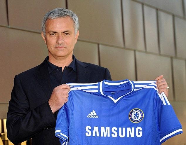 Primera crítica de Mourinho al Madrid tras anunciar que jamás lo haría Primera crítica de Mourinho al Madrid tras anunciar que jamás lo haría