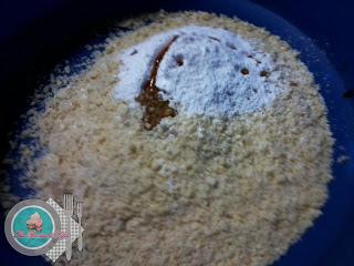 Dulces de eid al-fitr 3. Galletas coronadas de almendra y mermelada. Dulces de eid al-fitr 3. Galletas coronadas de almendra y mermelada.