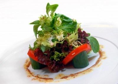 Diseño de hortalizas. decoración con verduras