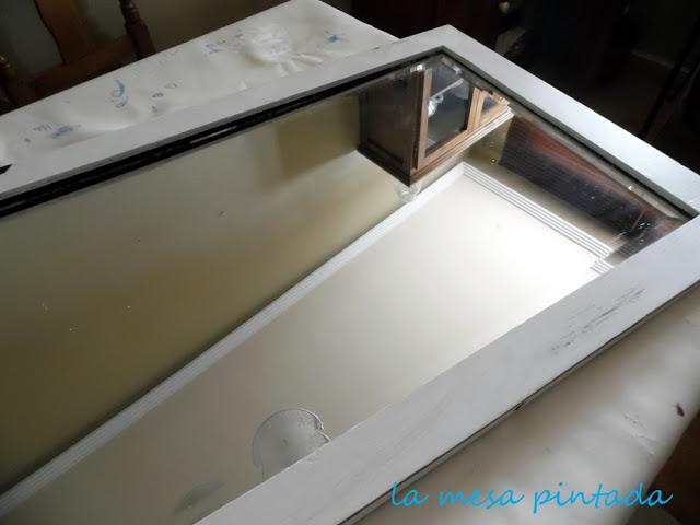 ANTES Y DESPUÉS DE UN ESPEJO ANTES Y DESPUÉS DE UN ESPEJO