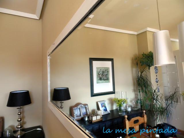 ANTES Y DESPUÉS DE UN ESPEJO ANTES Y DESPUÉS DE UN ESPEJO