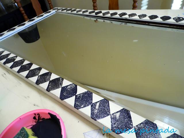 ANTES Y DESPUÉS DE UN ESPEJO ANTES Y DESPUÉS DE UN ESPEJO