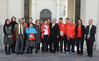MANDATARIO SE REUNIÓ CON EL CAMPEÓN MUNDIAL DE MARATÓN PARALÍMPICO MANDATARIO SE REUNIÓ CON EL CAMPEÓN MUNDIAL DE MARATÓN PARALÍMPICO