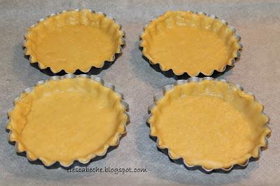 Tartaletas de pisto manchego con huevo de codorniz Tartaletas de pisto manchego con huevo de codorniz