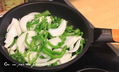 Rape con jamón y salsa de pimientos verdes Rape con jamón y salsa de pimientos verdes