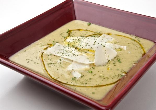 Sopas y cremas frías de verano de aguacate