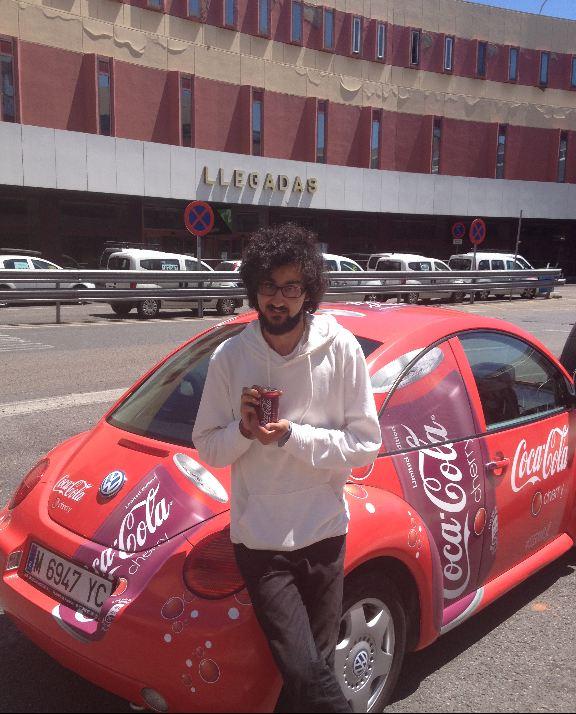 Un friki perdido en Japón que sólo quiere volver para tomarse una Coca Cola Cherry Suso, el de #Susovuelve a su llegada a Madrid