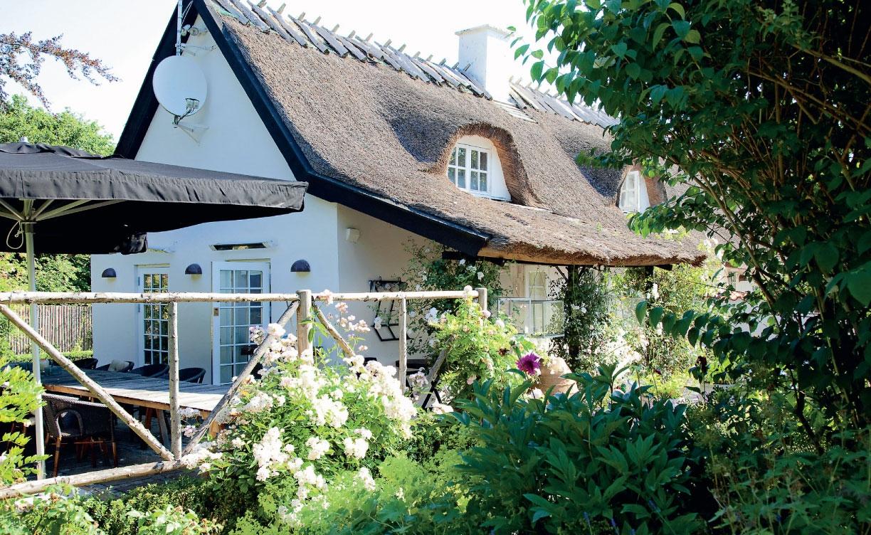 UN BUNGALOW DE LUJO CON DETALLES DE LUJO UN BUNGALOW DE LUJO CON DETALLES DE LUJO