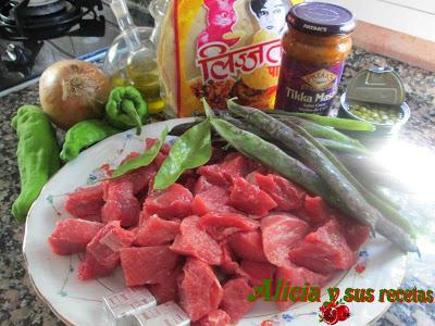 TERNERA EN SALSA TIKKA MASALA (CURRY) TERNERA EN SALSA TIKKA MASALA (CURRY)