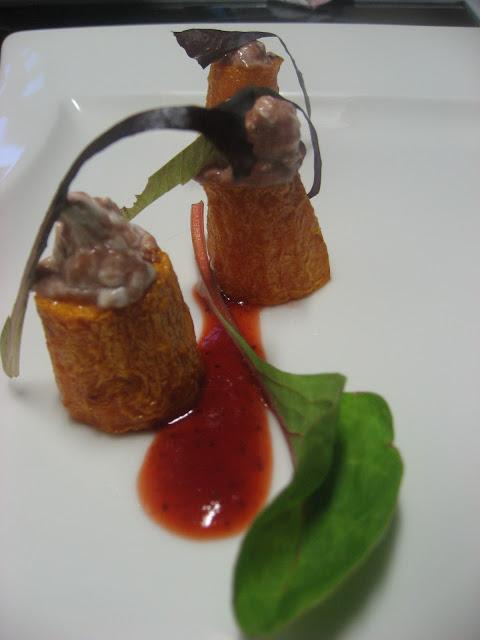 SEMI FRIO DE ZANAHORIA CON MASCARPONE Y VINAGRETA DE FRESAS SEMI FRIO DE ZANAHORIA CON MASCARPONE Y VINAGRETA DE FRESAS