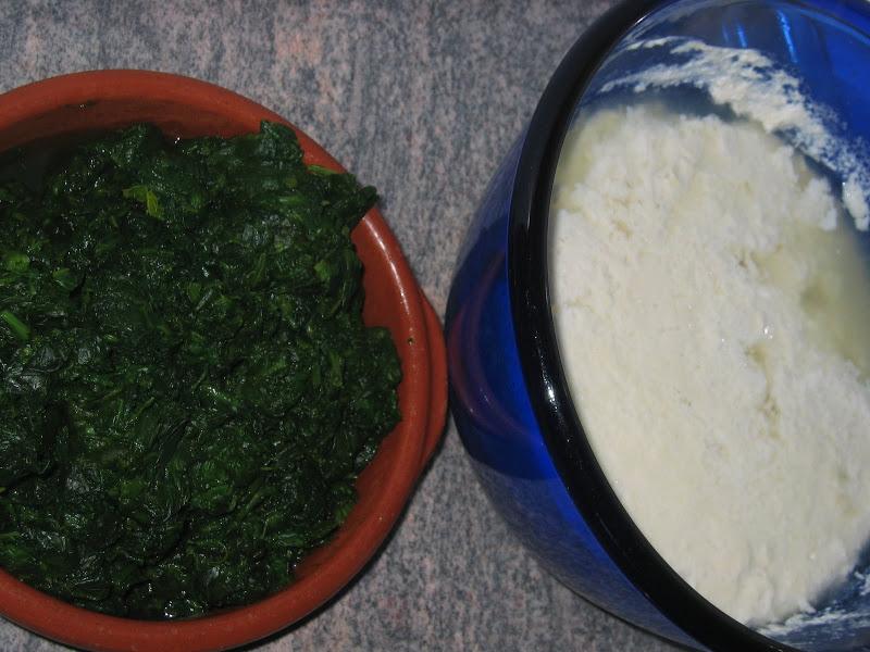 Hojaldre hecho con aceite y pascualina de espinaca Hojaldre hecho con aceite y pascualina de espinaca