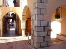 Coves de Vinromà: Rutas por la Valltorta que susurran al caminar por la Historia Coves de Vinromà: Rutas por la Valltorta que susurran al caminar por la Historia