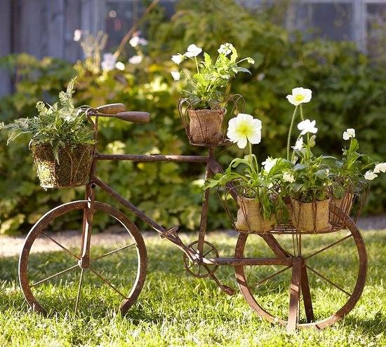 BICICLETAS, FLORES Y VERANO