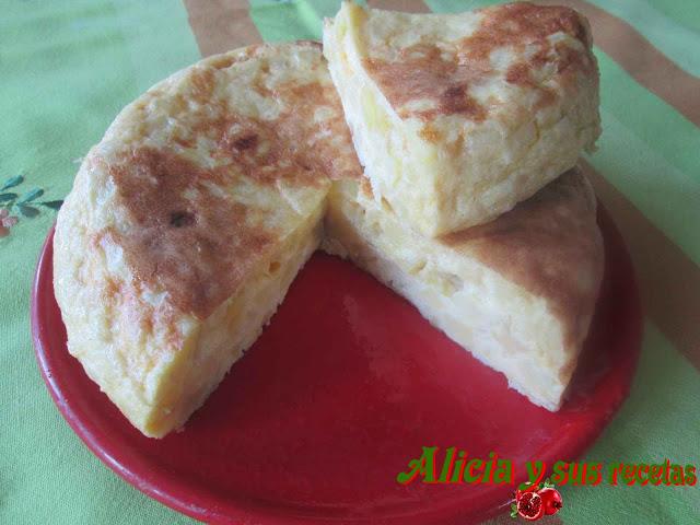TORTILLA DE PATATAS ESPAÑOLA TORTILLA DE PATATAS ESPAÑOLA