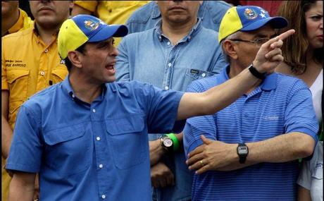 Colaborador de Henrique Capriles está bajo orden de captura