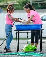Snooki y Jwoww participaron en un Dog Wash solidario. Snooki y Jwoww participaron en un Dog Wash solidario.