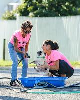 Snooki y Jwoww participaron en un Dog Wash solidario. Snooki y Jwoww participaron en un Dog Wash solidario.