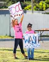 Snooki y Jwoww participaron en un Dog Wash solidario. Snooki y Jwoww participaron en un Dog Wash solidario.