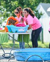 Snooki y Jwoww participaron en un Dog Wash solidario. Snooki y Jwoww participaron en un Dog Wash solidario.