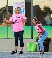 Snooki y Jwoww participaron en un Dog Wash solidario. Snooki y Jwoww participaron en un Dog Wash solidario.