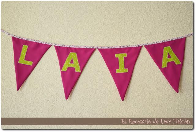 Cupcakes con semillas de amapola, chocolate y fondant para celebrar la llegada de un bebé Cupcakes con semillas de amapola, chocolate y fondant para celebrar la llegada de un bebé