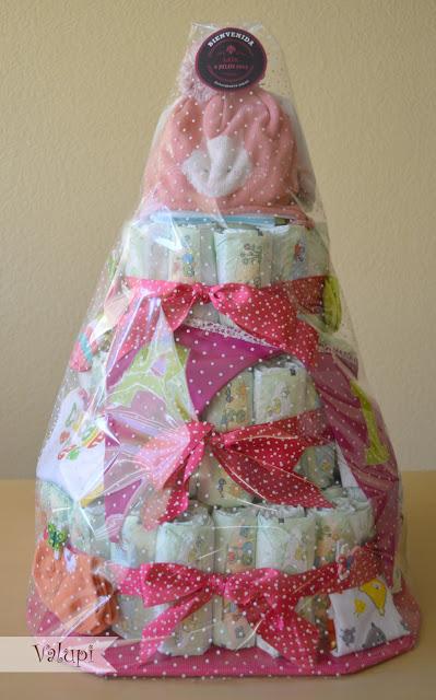 Cupcakes con semillas de amapola, chocolate y fondant para celebrar la llegada de un bebé Cupcakes con semillas de amapola, chocolate y fondant para celebrar la llegada de un bebé