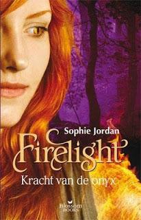 Reseña: Hidden. Chica de luz (Firelight #3) de Sophie Jordan