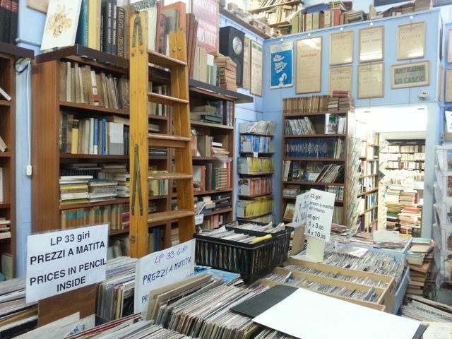 En Roma, una librería que invita a la lectura