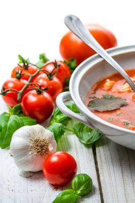 Una perspectiva de la sopa de tomate. hortalizas