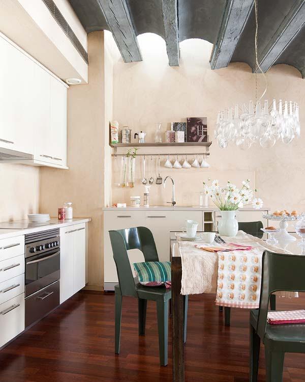 UN ATICO RECICLADO EN BARCELONA UN ATICO RECICLADO EN BARCELONA